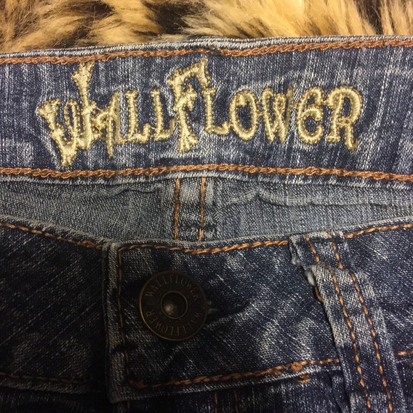 Wallflower shorts - Picture 3 of 4